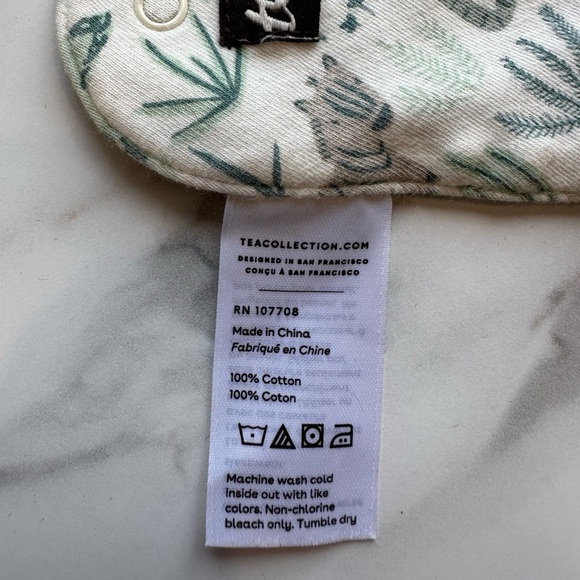 Tea reversible baby bib - Picture 3 of 3